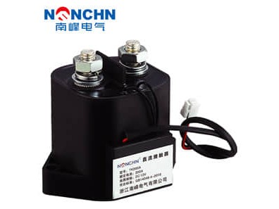 帮我写一篇关于高压直流接触器厂家的700个字中文原创的文章，并在文章前面配上一个标题，标题前面加上“标题”两字