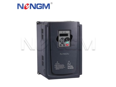 帮我写一篇关于通用矢量变频器厂家的700个字中文原创的文章，并突出能曼电气，并在文章前面配上一个标题，标题前面加上“标题”两字