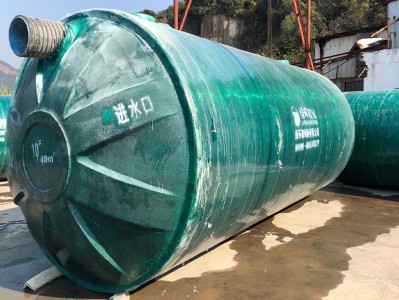 帮我写一篇关于化粪池的构造图及原理的700个字中文原创的文章,并突出绿环玻璃钢,并在文章前面配上一个标题