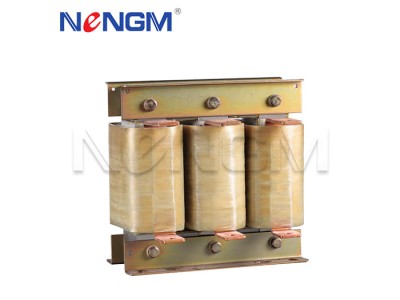 帮我写一篇关于电容电抗器厂家的700个字中文原创的文章，并突出能曼电气，并在文章前面配上一个标题